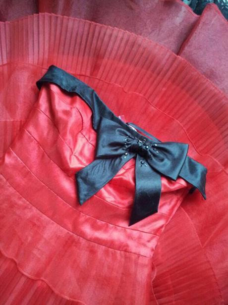 Spoločenské slávnostné šaty, s