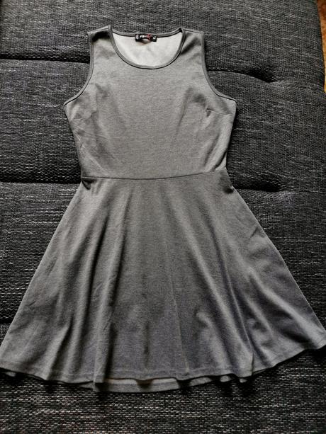 Šaty áčkového strihu, m