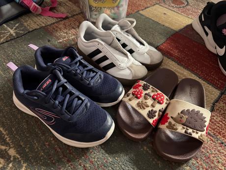Sada 3topanok v35, skechers,35