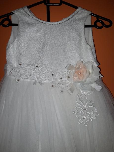 Raz oblečené šaty, 116