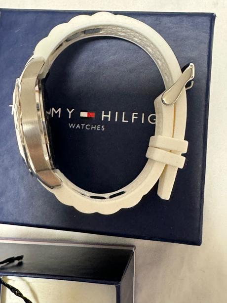 Hodinky tommy hilfiger 36 mm top stav, tommy hilfiger