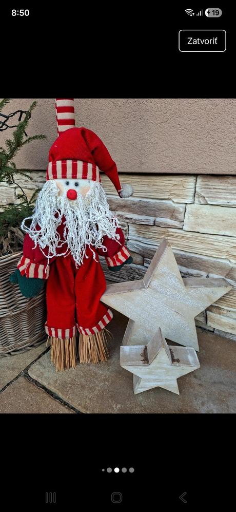 Okrasná vianočna metla k vchodovych dveram a,