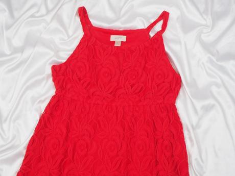 Kvalitné čipkované šaty ann taylor, s