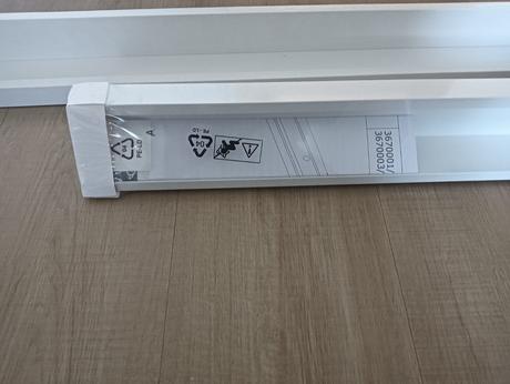 Poličky avnede jysk, 