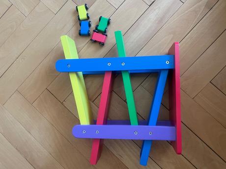 Drevená hračka autíčka, 