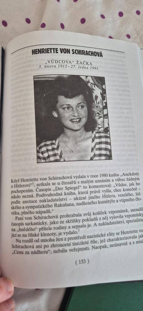 Knihy ženy nacistů 1 a 2, 