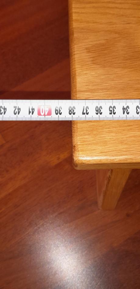 Detský ručne robený dubový stolček,