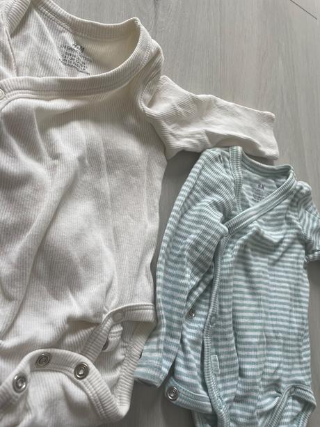 Krasny set - 2x body a teplaciky, h&m,56