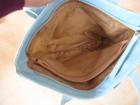 Letná bledomodrá kabelka, 