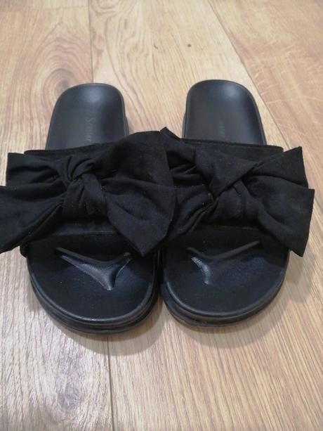 Čierne letné šľapky, 38