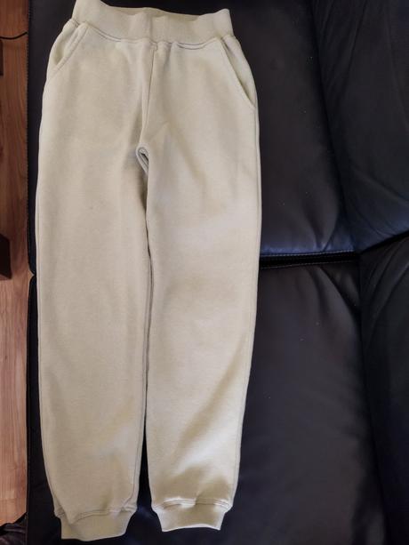 Teplaky, reserved,152