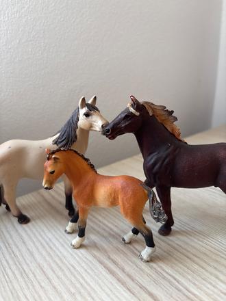 Schleich rodinka koní,