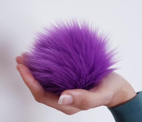 Kožušinový brmbolec č.10, 