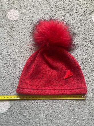 Teplá čiapka s brmbolcom, 50