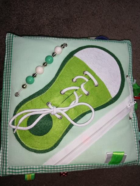 Šitá kniha quiet book,