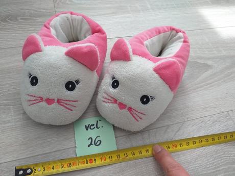 Papuce, 26