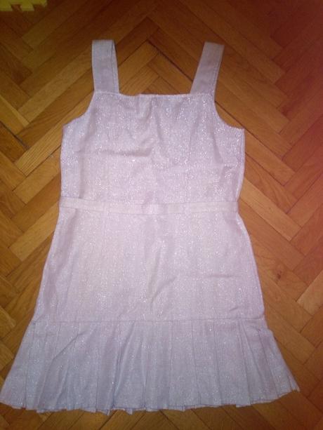 Šatovka julienmacdonald, 152