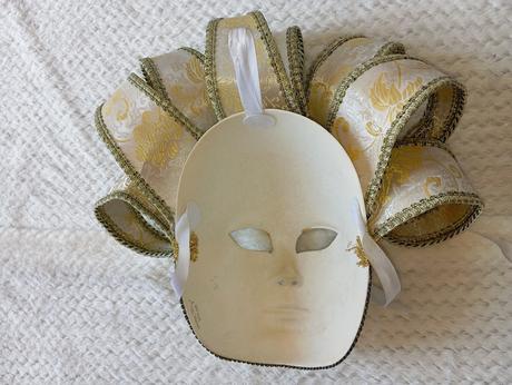 Benátska maska so zvončekmi, 