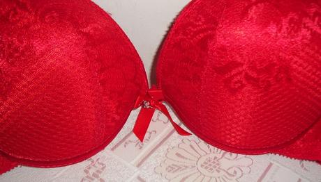 Sexy cervena cipkovana podprsenka, 70c