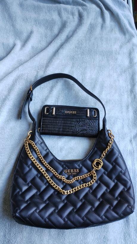 Kabelka s peňaženkou, guess