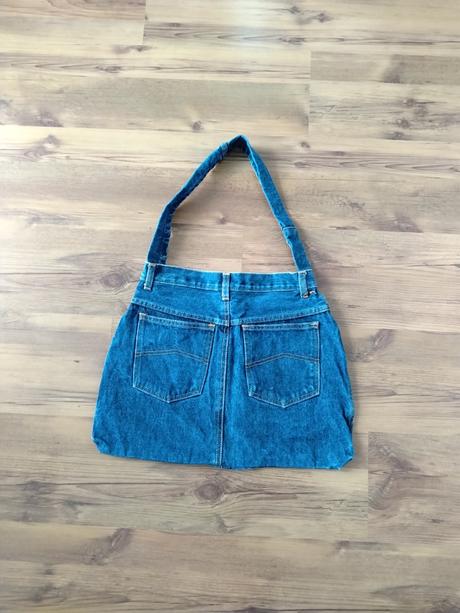 Kabelka cez plece riflova, 