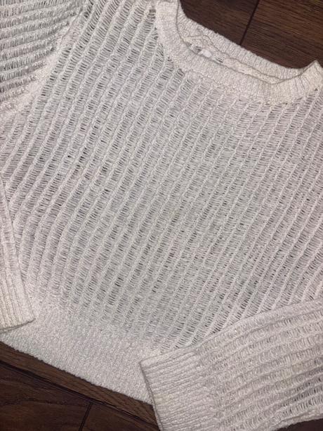 Štýlový dierkový svetrík, zara,140