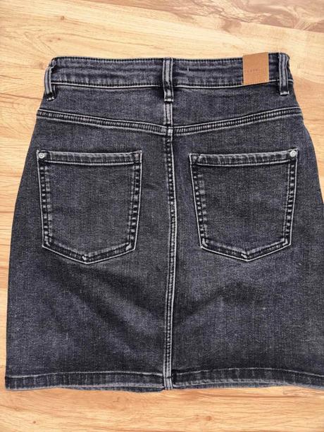 Sukna zara xxs/xs, zara,32 / 34 / xs