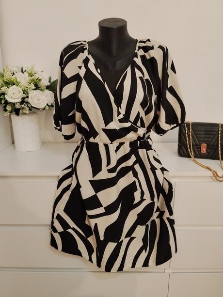 Zebra vzor šaty vila - elegantné šaty, 40