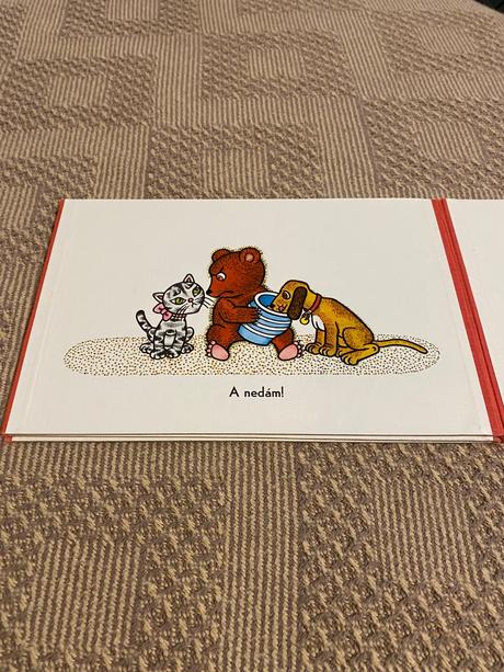 Krásne staré skladacie retro leporelo skúpy macko,