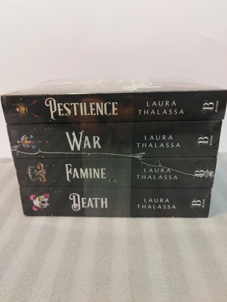 Laura thalassa - the four horsemen nau24,