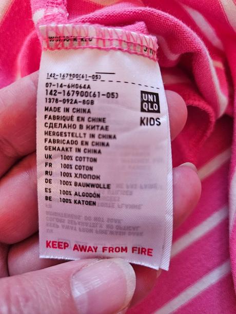 Pásikavé šaty, 110