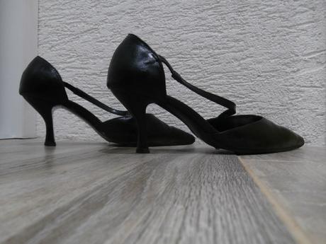 Spoločenské lodičky, 36