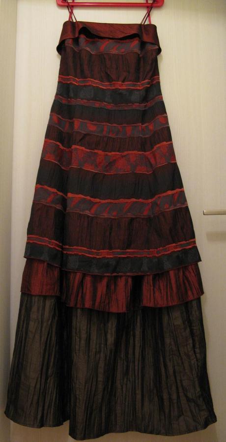 Spoločenské šaty, 40