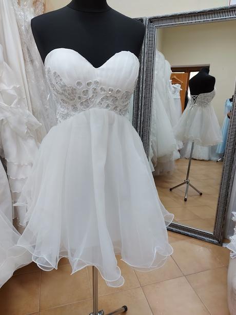 Krátke biele šaty - veľ. xs/s, s / xs