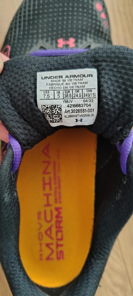 Ua bezecke tenisky 38,5, under armour,38