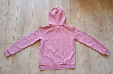 Mikina s koníkom, 146