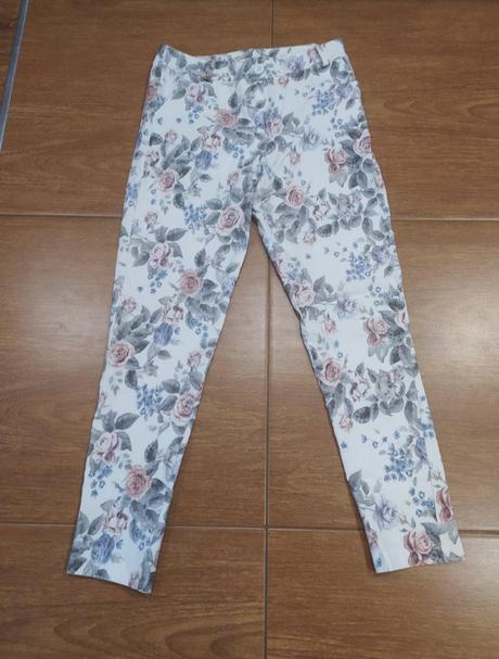 Kvietkovane nohavice, s