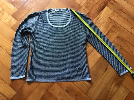 Páskovaný čierno-strieborný sveter, s