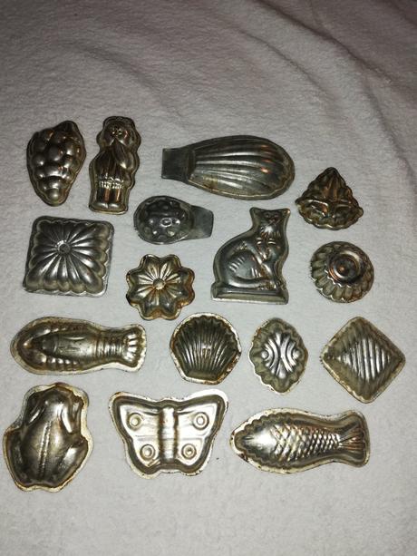 Staré formičky na čokoládu,