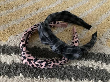 Károvaná a leo čelenka 134/152, takko