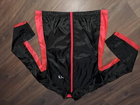 Sustakova bunda kari traa, s