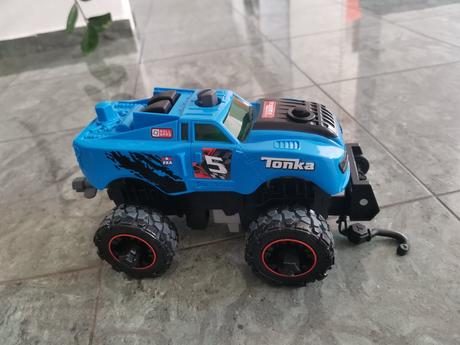 Hasbro tonka skladacie auto so zotrvačníkom,