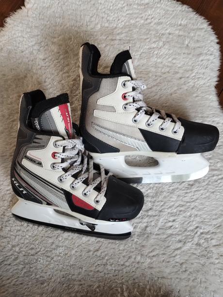 Chlapčenské ľadové korčule, 32