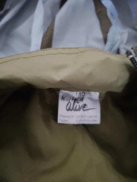 Tenká bunda, alive,140