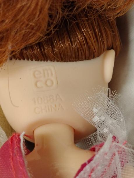 Zberateľ retro bábika cupcake surprise emco 1088a,