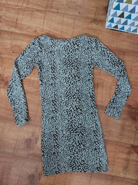 Krásne minišaty veľ.s, s