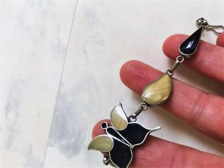 Zaujímavý perleťový náramok,