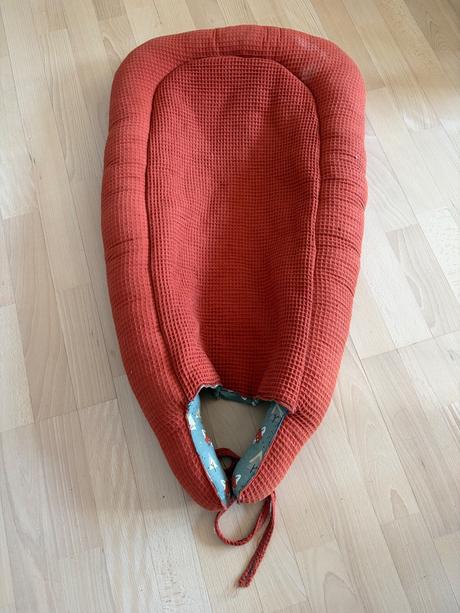 Hniezdo, šírka (cm): 45,dĺžka (cm): 80