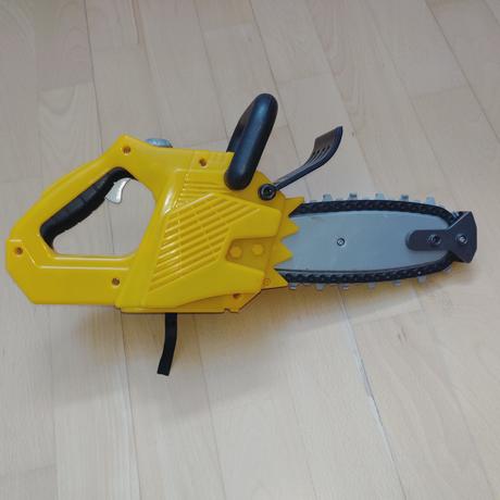 Náradie (píla,vŕtačka,...), 