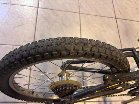 Detsky bicykel, kellys,20